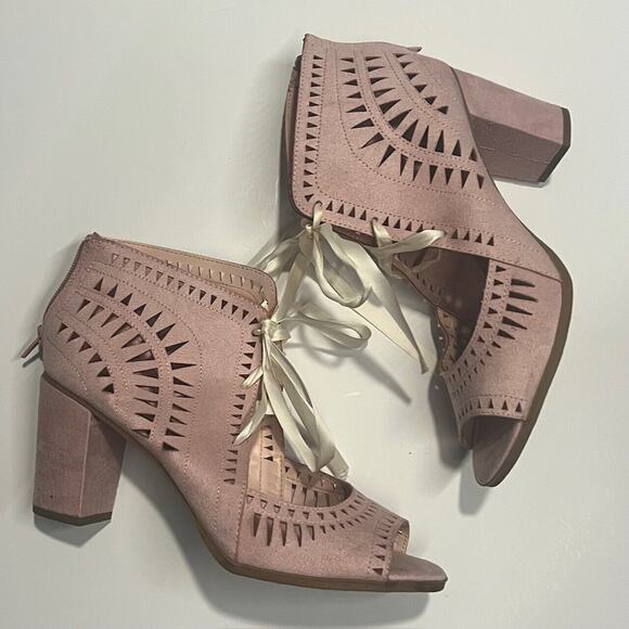Womens Size 10 Baby Pink Leather Boho Cut Out Lace Up Stocked Heel Sandal Retro - Picture 8 of 11